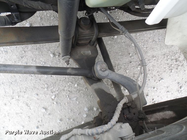 image for item DG5651 2003 International 4300 box truck