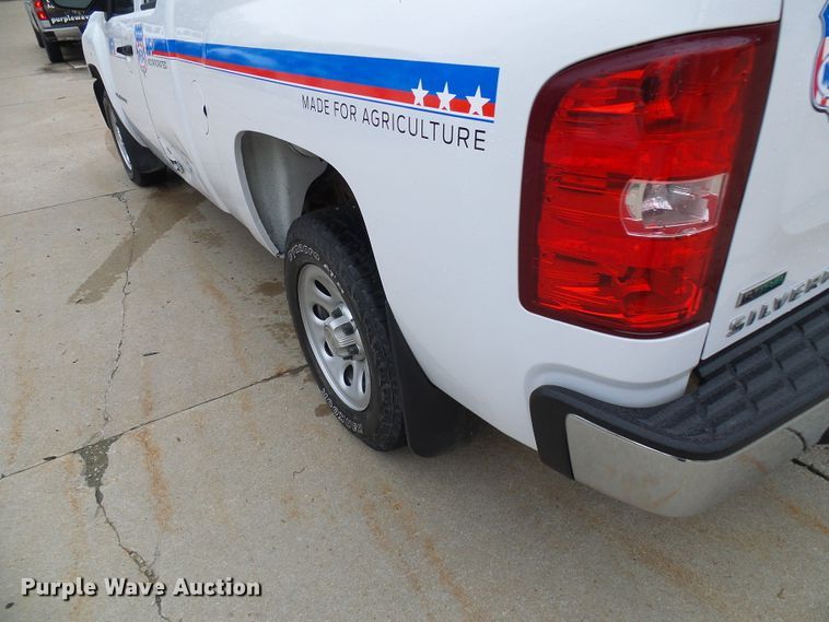 image for item DG5658 2012 Chevrolet Silverado 1500  Ext. Cab pickup truck