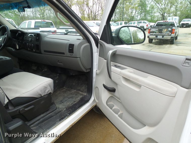 image for item DG5658 2012 Chevrolet Silverado 1500  Ext. Cab pickup truck