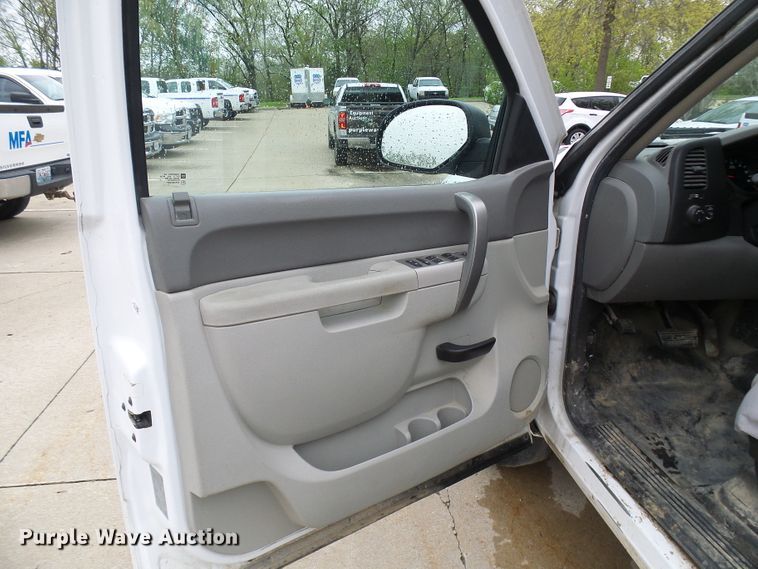 image for item DG5658 2012 Chevrolet Silverado 1500  Ext. Cab pickup truck