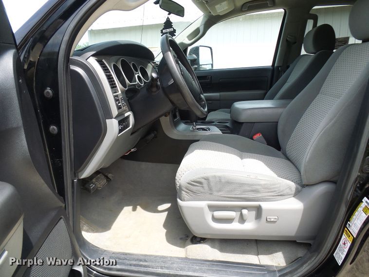 image for item DG5664 2010 Toyota Tundra  Double Cab pickup truck