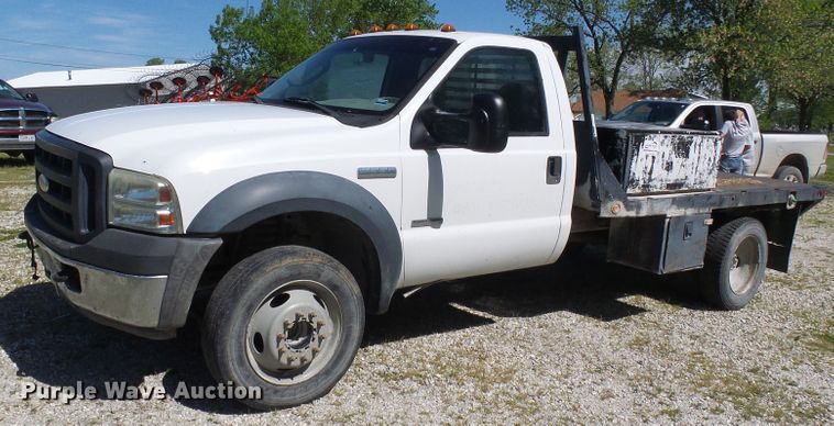 image for item DG5668 2006 Ford F550 Super Duty flatbed truck