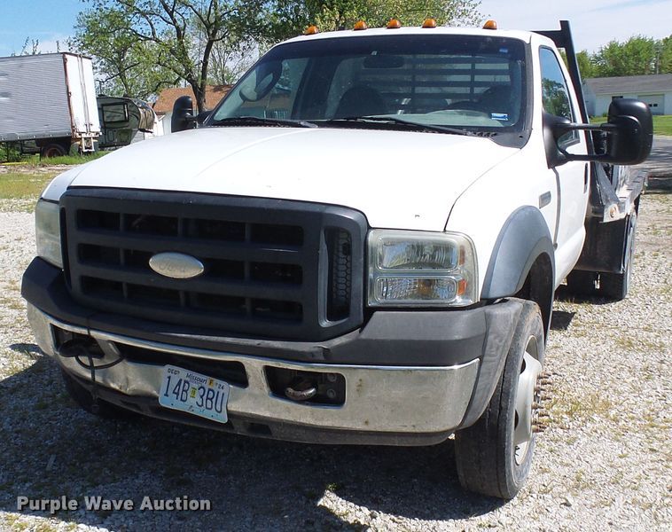 image for item DG5668 2006 Ford F550 Super Duty flatbed truck