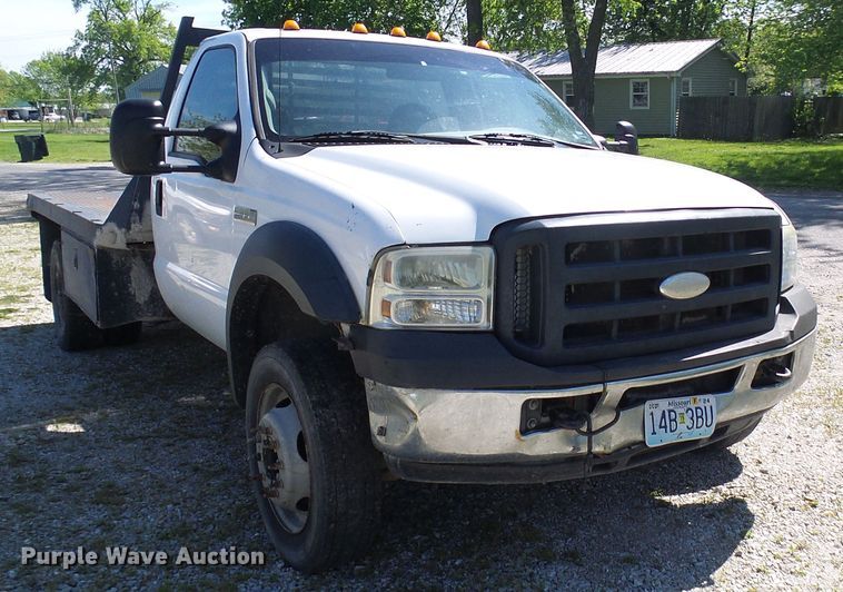 image for item DG5668 2006 Ford F550 Super Duty flatbed truck