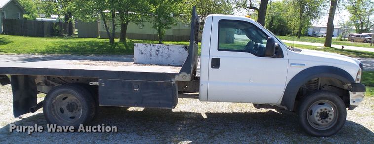 image for item DG5668 2006 Ford F550 Super Duty flatbed truck