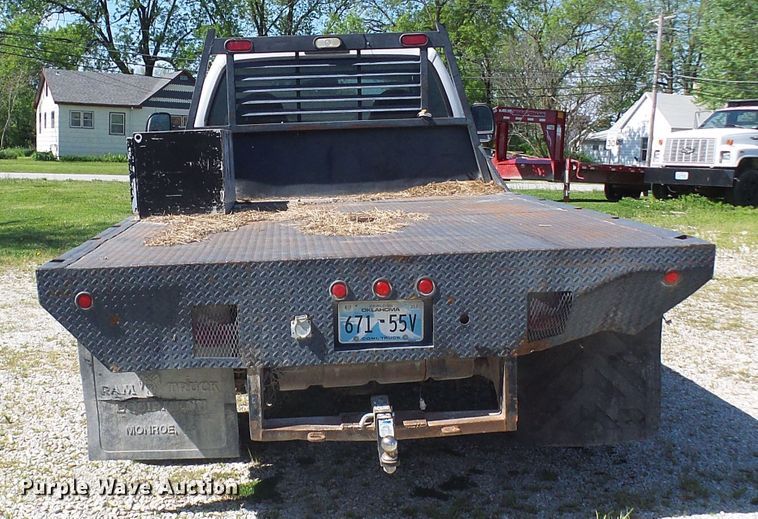 image for item DG5668 2006 Ford F550 Super Duty flatbed truck