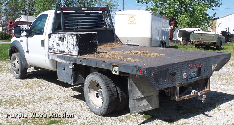 image for item DG5668 2006 Ford F550 Super Duty flatbed truck