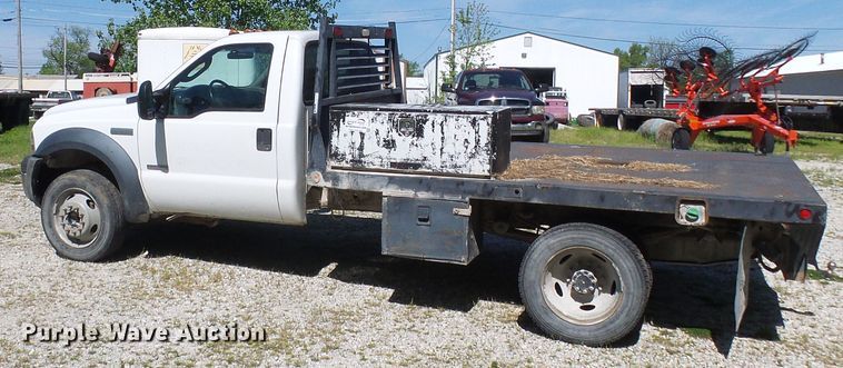 image for item DG5668 2006 Ford F550 Super Duty flatbed truck