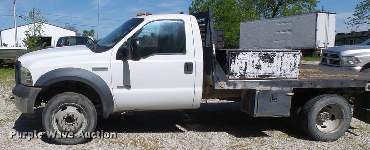 image for item DG5668 2006 Ford F550 Super Duty flatbed truck