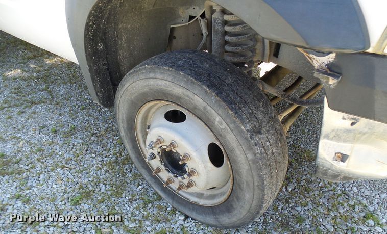 image for item DG5668 2006 Ford F550 Super Duty flatbed truck