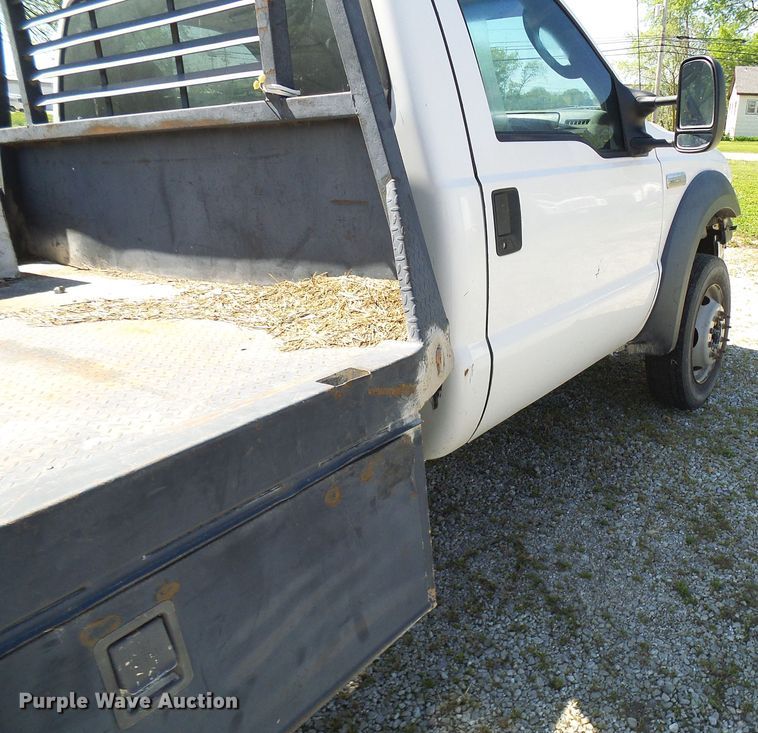 image for item DG5668 2006 Ford F550 Super Duty flatbed truck