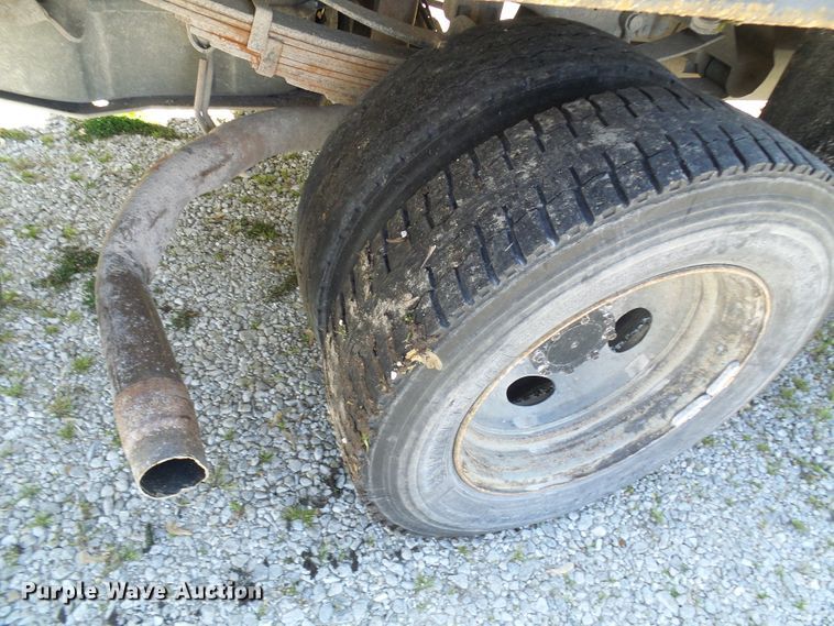 image for item DG5668 2006 Ford F550 Super Duty flatbed truck