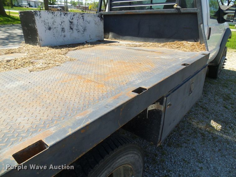 image for item DG5668 2006 Ford F550 Super Duty flatbed truck