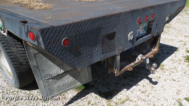 image for item DG5668 2006 Ford F550 Super Duty flatbed truck