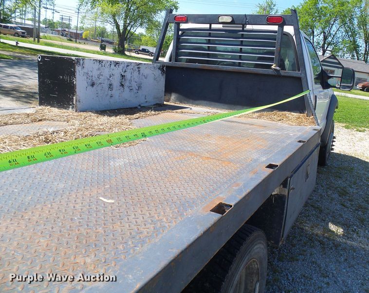 image for item DG5668 2006 Ford F550 Super Duty flatbed truck