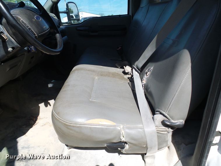 image for item DG5668 2006 Ford F550 Super Duty flatbed truck