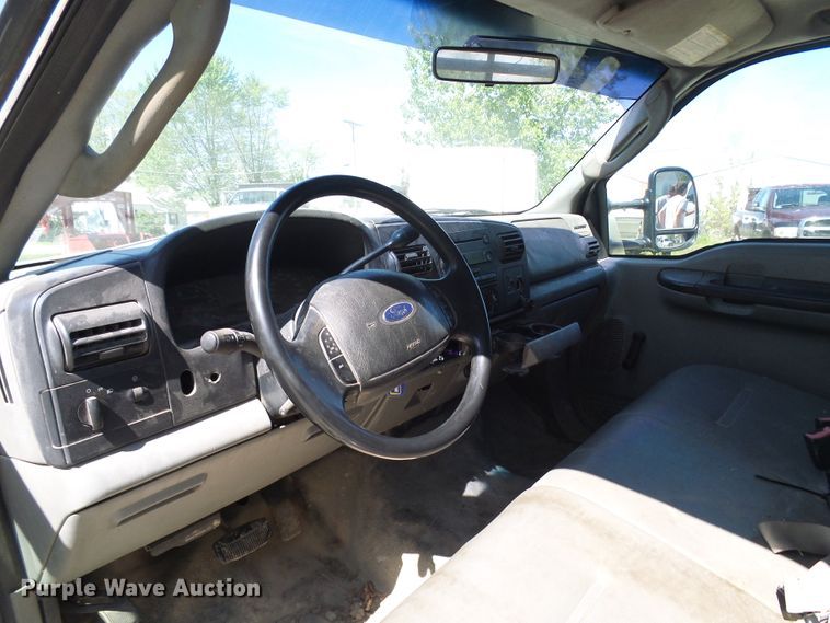 image for item DG5668 2006 Ford F550 Super Duty flatbed truck