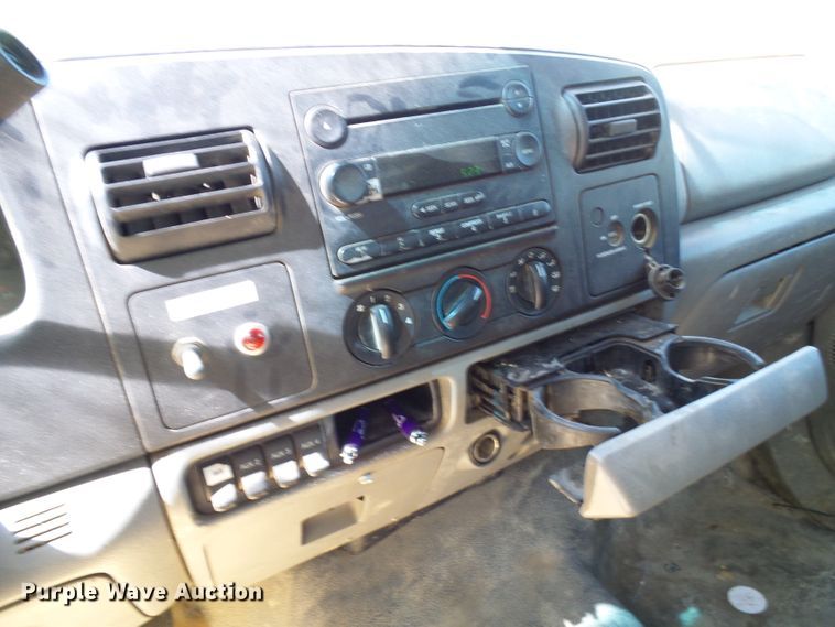 image for item DG5668 2006 Ford F550 Super Duty flatbed truck