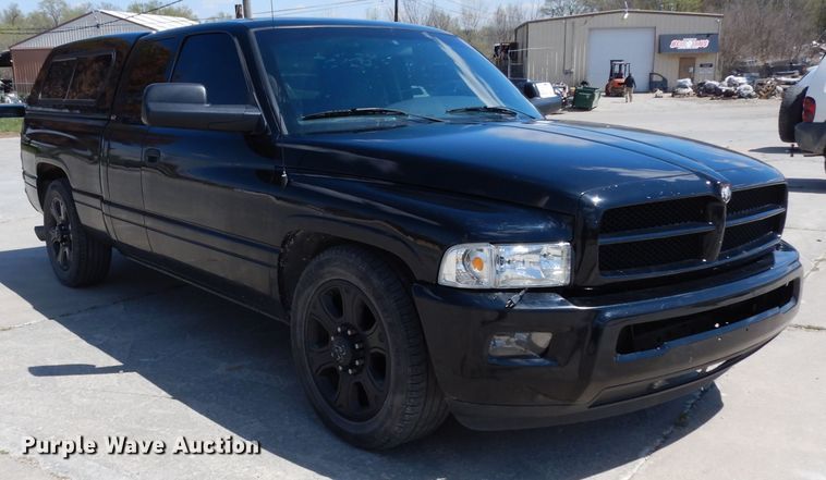 image for item DG6434 2001 Dodge Ram 2500 Laramie SLT  Quad Cab pickup truck