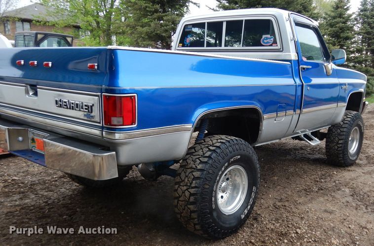 image for item DG6442 1985 Chevrolet K10  pickup truck