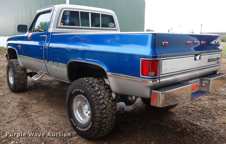 image for item DG6442 1985 Chevrolet K10  pickup truck