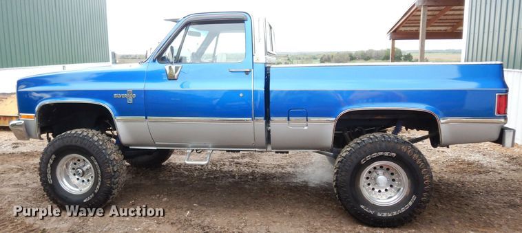 image for item DG6442 1985 Chevrolet K10  pickup truck
