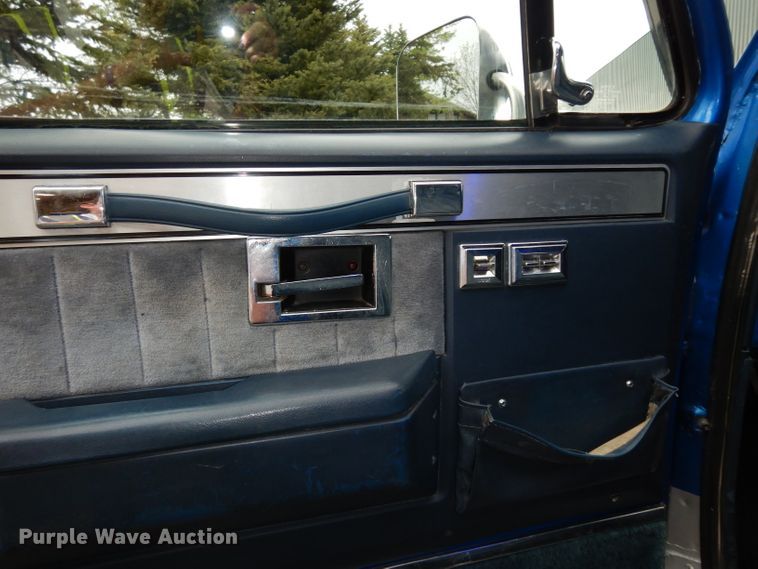 image for item DG6442 1985 Chevrolet K10  pickup truck