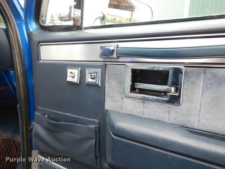 image for item DG6442 1985 Chevrolet K10  pickup truck