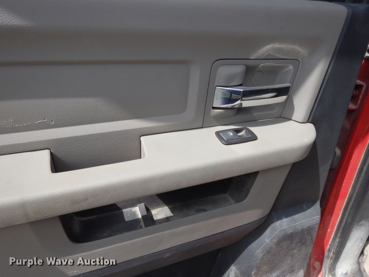 image for item DG6476 2011 Dodge Ram 2500  Crew Cab pickup truck