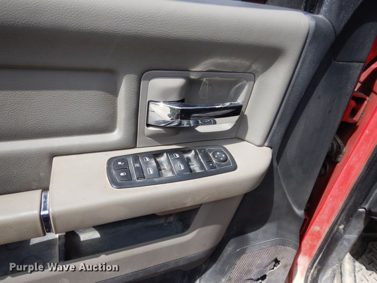 image for item DG6476 2011 Dodge Ram 2500  Crew Cab pickup truck