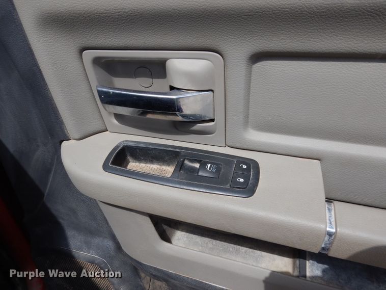 image for item DG6476 2011 Dodge Ram 2500  Crew Cab pickup truck