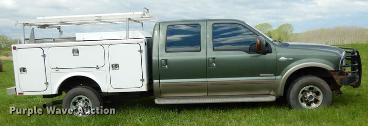 image for item DG6477 2004 Ford F350 Super Duty King Ranch Lariat  Crew Cab utility bed pickup truck