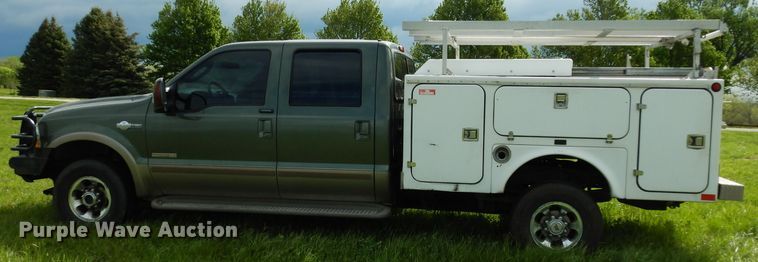 image for item DG6477 2004 Ford F350 Super Duty King Ranch Lariat  Crew Cab utility bed pickup truck