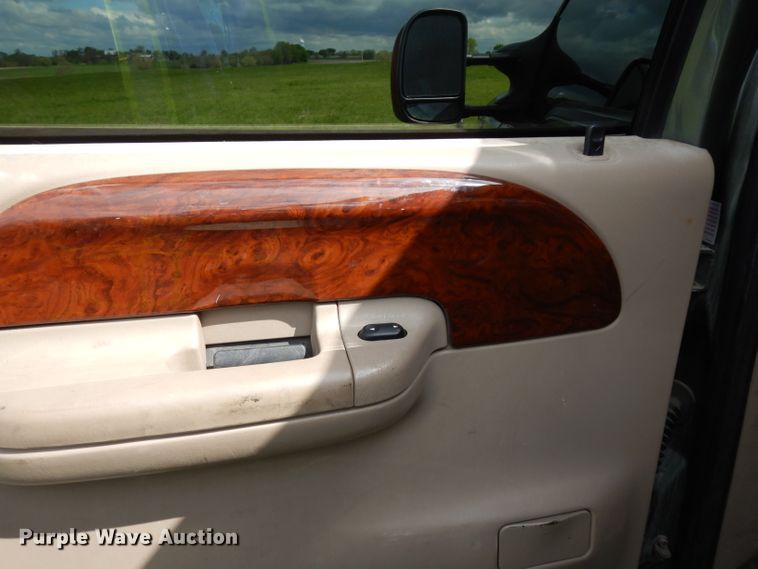 image for item DG6477 2004 Ford F350 Super Duty King Ranch Lariat  Crew Cab utility bed pickup truck