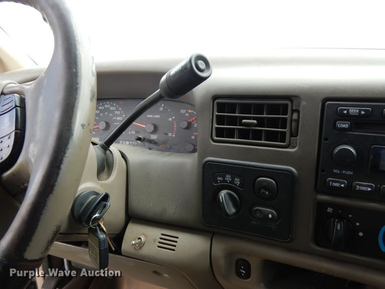 image for item DG6477 2004 Ford F350 Super Duty King Ranch Lariat  Crew Cab utility bed pickup truck