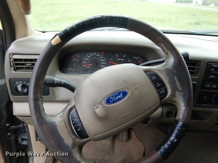 image for item DG6477 2004 Ford F350 Super Duty King Ranch Lariat  Crew Cab utility bed pickup truck