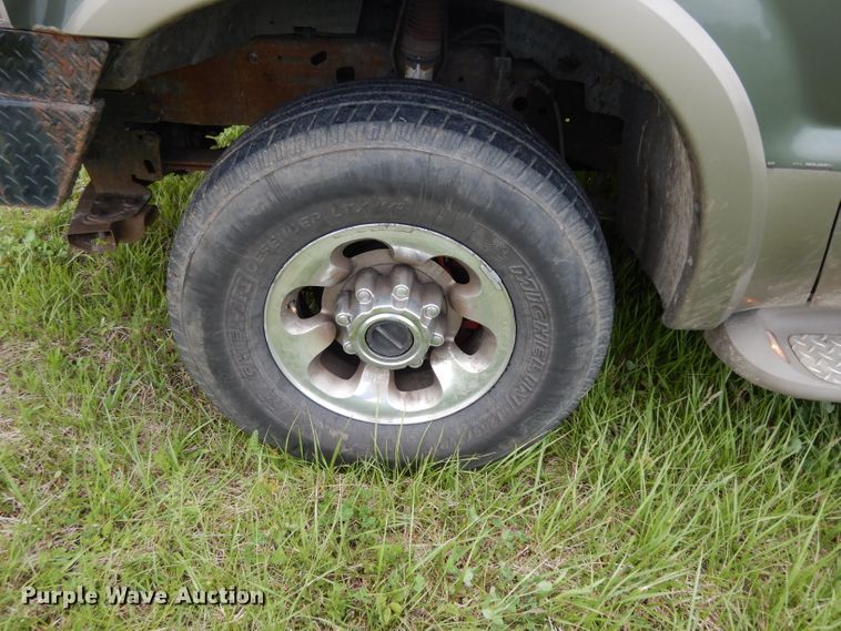 image for item DG6477 2004 Ford F350 Super Duty King Ranch Lariat  Crew Cab utility bed pickup truck