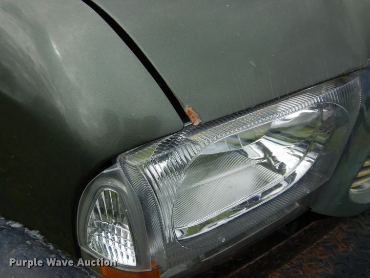 image for item DG6477 2004 Ford F350 Super Duty King Ranch Lariat  Crew Cab utility bed pickup truck