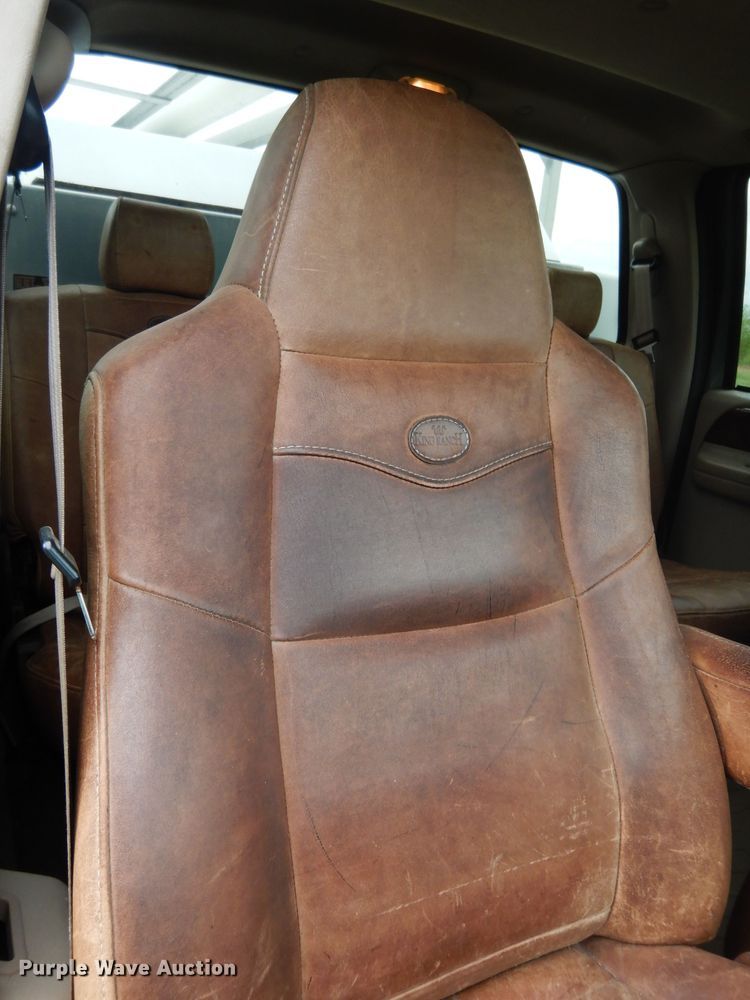 image for item DG6477 2004 Ford F350 Super Duty King Ranch Lariat  Crew Cab utility bed pickup truck