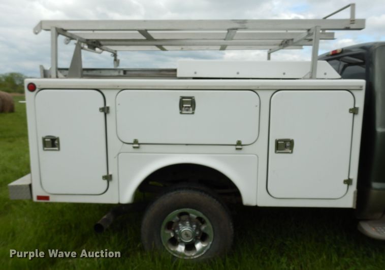 image for item DG6477 2004 Ford F350 Super Duty King Ranch Lariat  Crew Cab utility bed pickup truck