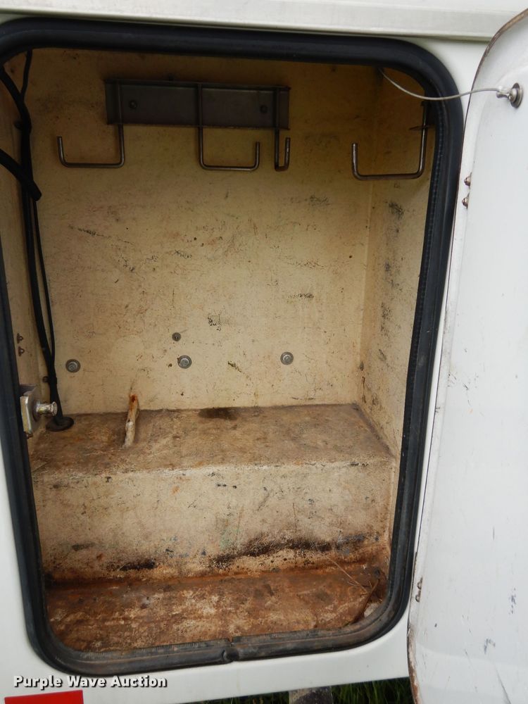 image for item DG6477 2004 Ford F350 Super Duty King Ranch Lariat  Crew Cab utility bed pickup truck