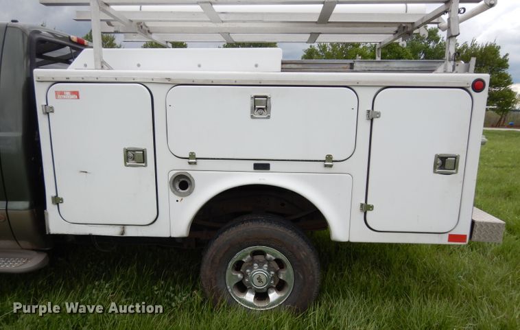 image for item DG6477 2004 Ford F350 Super Duty King Ranch Lariat  Crew Cab utility bed pickup truck