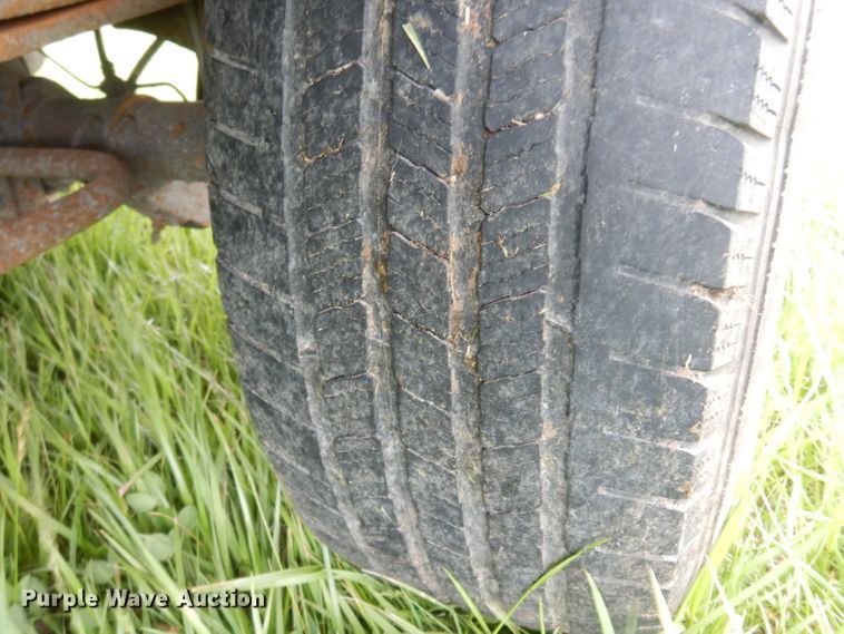 image for item DG6477 2004 Ford F350 Super Duty King Ranch Lariat  Crew Cab utility bed pickup truck