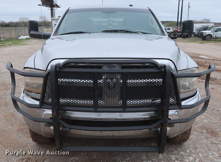 image for item DG7151 2013 Dodge Ram 2500HD  Crew Cab flatbed pickup truck