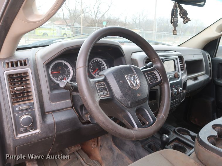 image for item DG7151 2013 Dodge Ram 2500HD  Crew Cab flatbed pickup truck