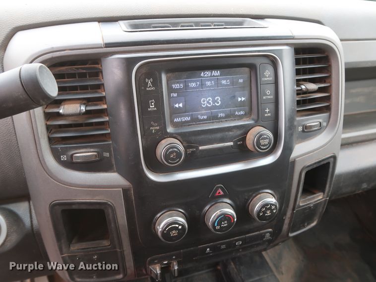 image for item DG7151 2013 Dodge Ram 2500HD  Crew Cab flatbed pickup truck