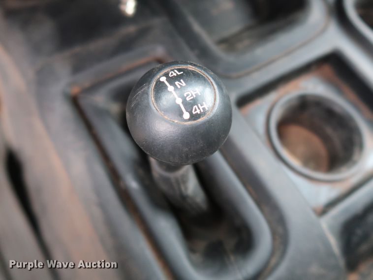 image for item DG7151 2013 Dodge Ram 2500HD  Crew Cab flatbed pickup truck