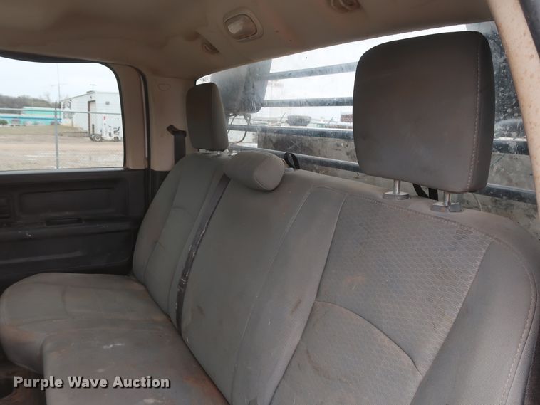 image for item DG7151 2013 Dodge Ram 2500HD  Crew Cab flatbed pickup truck