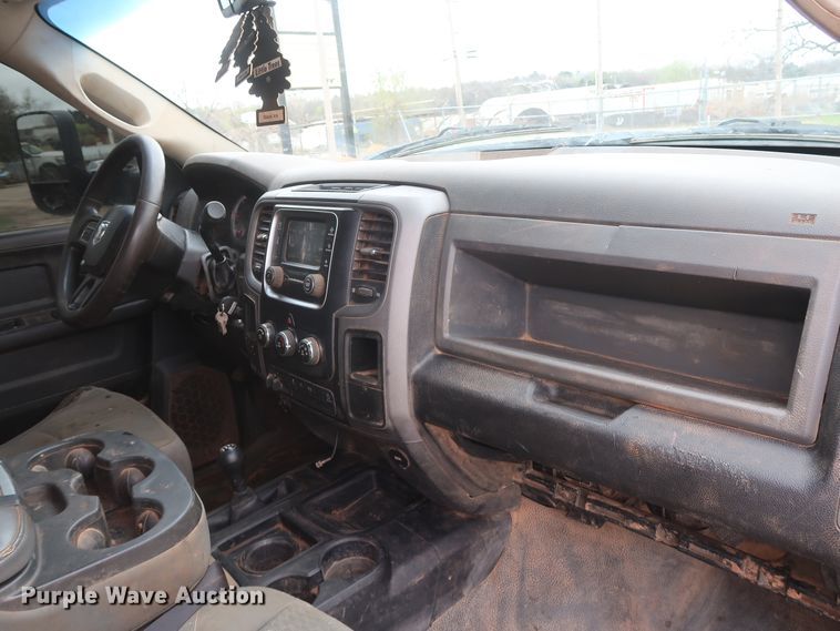 image for item DG7151 2013 Dodge Ram 2500HD  Crew Cab flatbed pickup truck