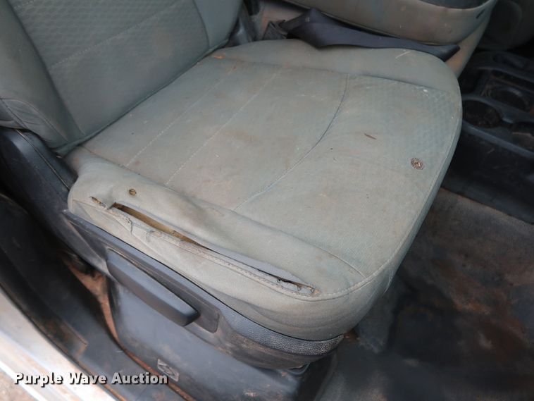 image for item DG7151 2013 Dodge Ram 2500HD  Crew Cab flatbed pickup truck